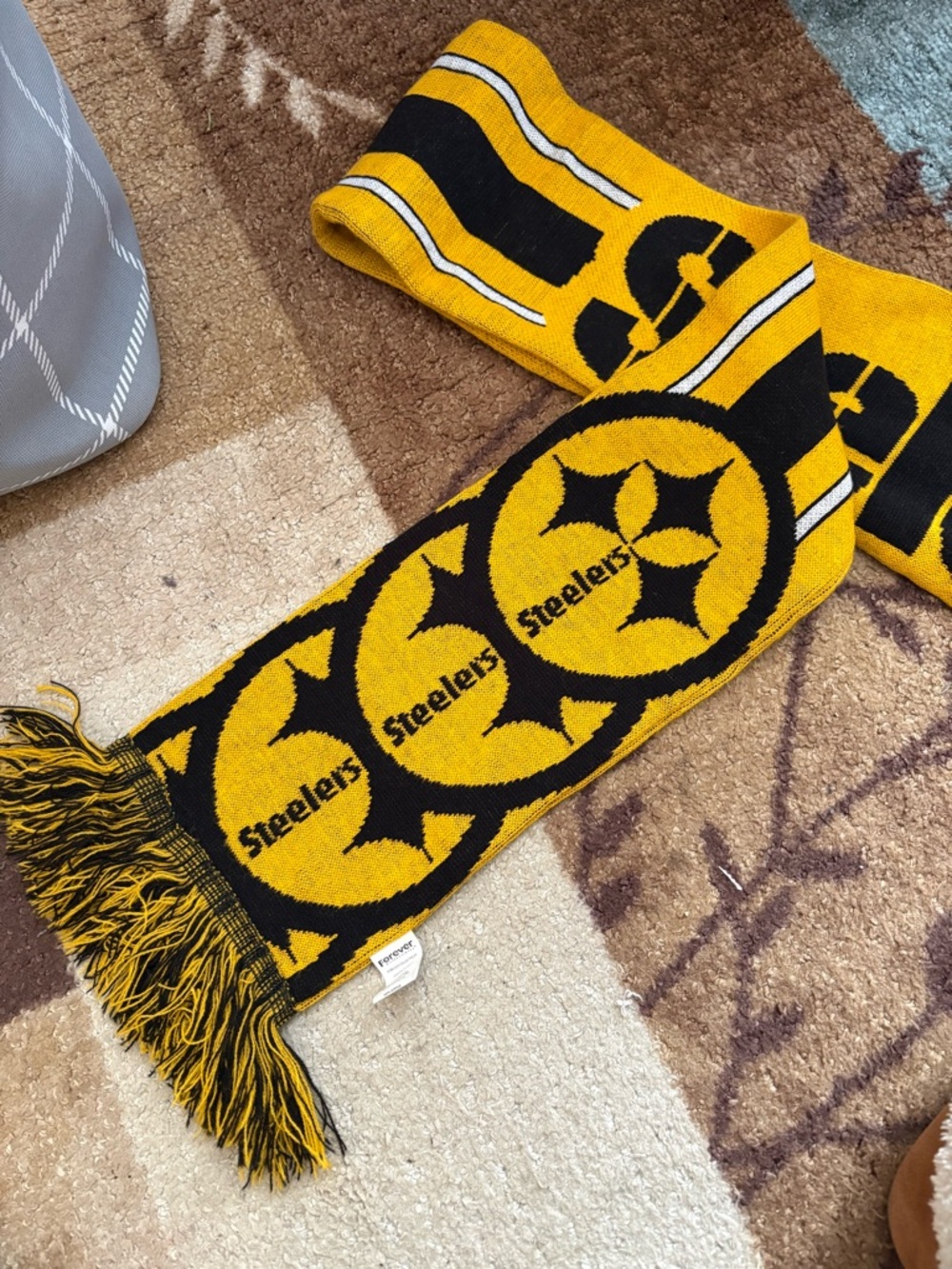 Forever Collectibles Yellow and Black Knit Fan Scarf - Picture 2 of 4